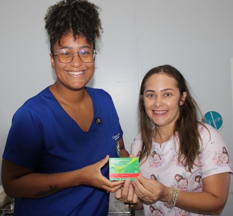A secretaria municipal de saúde recebeu doses da vacina contra a dengue