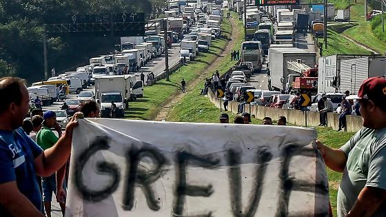 Caminhoneiros ameaçam greve nacional nos próximos dias