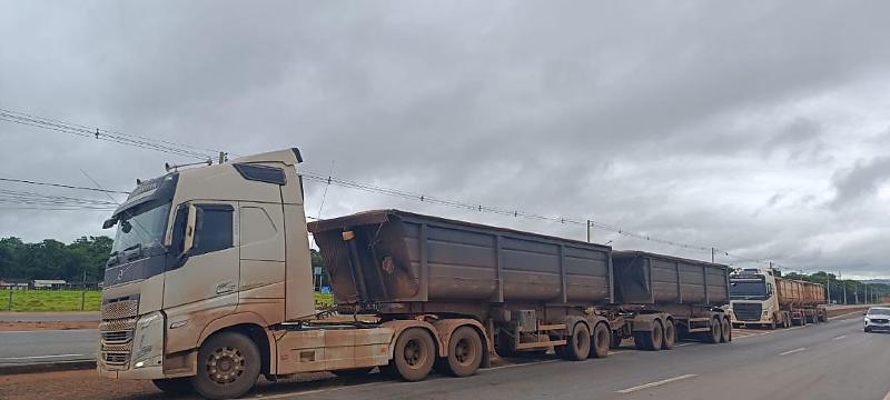 Caminhoneiros são presos com 100 toneladas de defensivos agrícolas roubados na BR-163