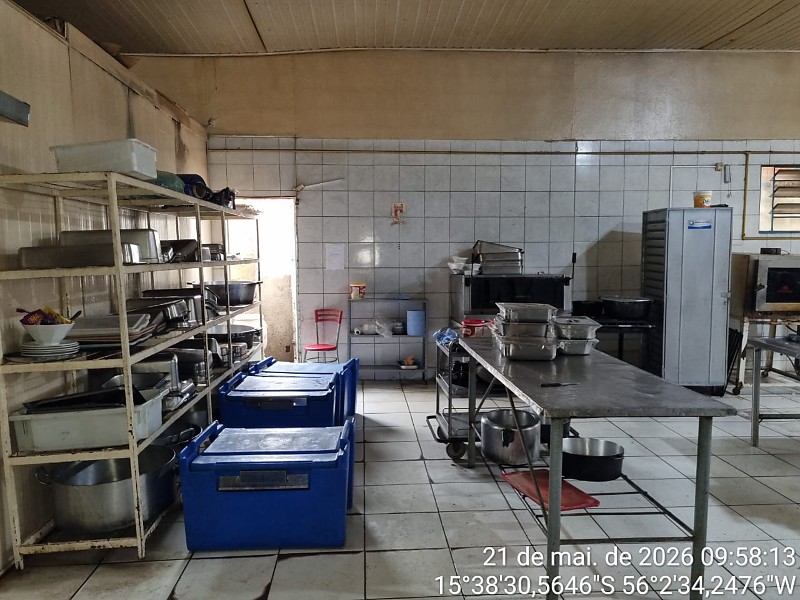 Vigilância Sanitária interdita empresa que fornece alimentos para hospitais em Cuiabá após encontrar pragas e esgoto a céu aberto