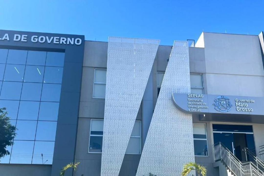 Governo de MT publica decreto inédito que institui política permanente de qualificação de servidores e gera economia aos cofres públicos
