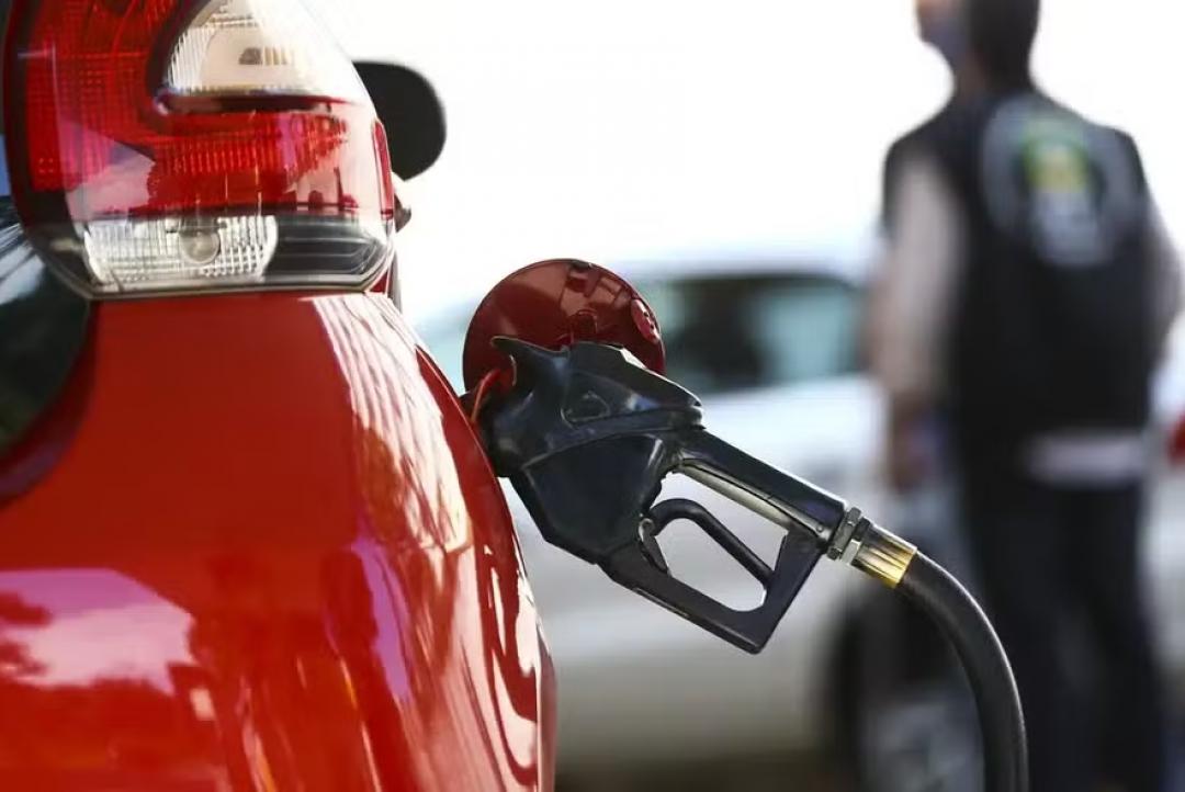 Queda de centavos: preço da gasolina deve cair em MT após anúncio da Petrobras