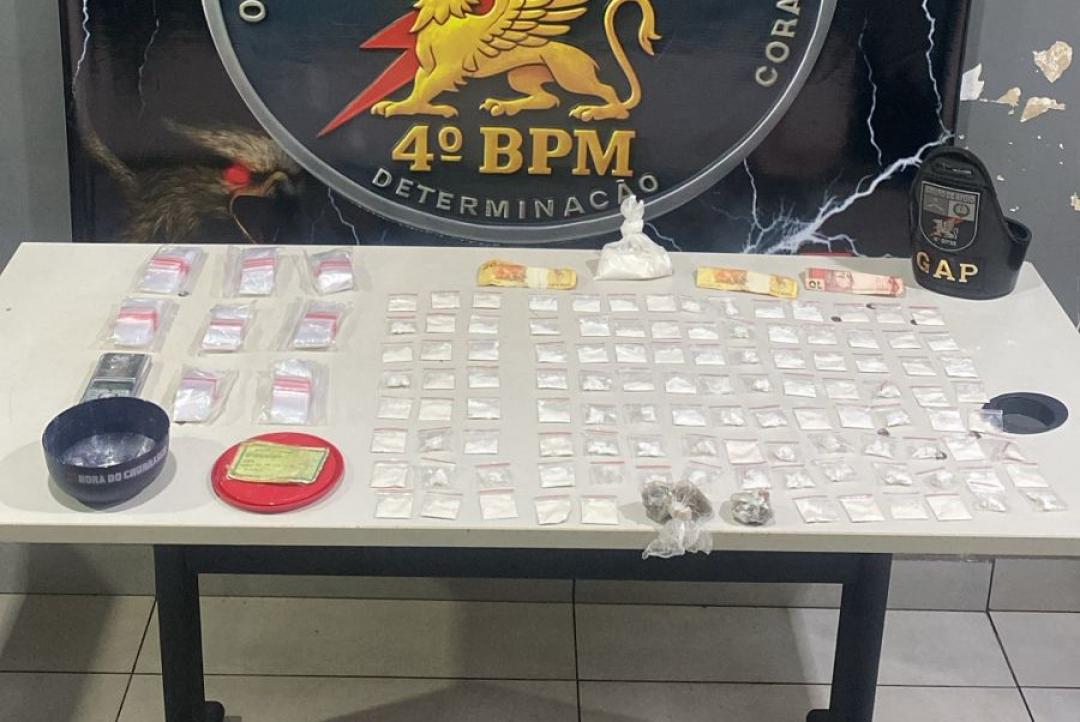 Polícia Militar prende três homens e apreende mais de 200 porções de entorpecentes