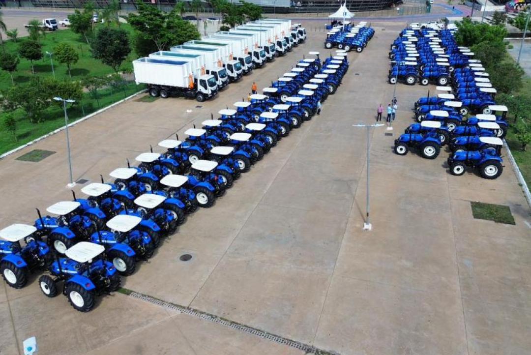 Governo de MT realiza entregas de máquinas para fortalecer agricultura familiar de 99 municípios