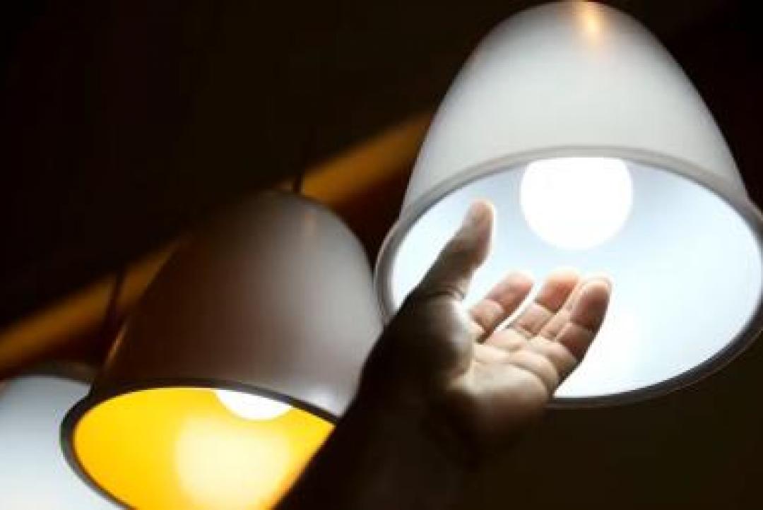 Aneel mantém bandeira verde e conta de luz não terá acréscimo em abril deste ano
