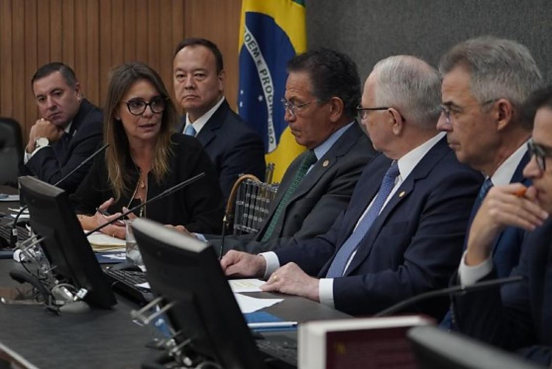 Magistrados reclamam que corte de 'penduricalhos' causa problemas emocionais e 'desmantela' a carreira