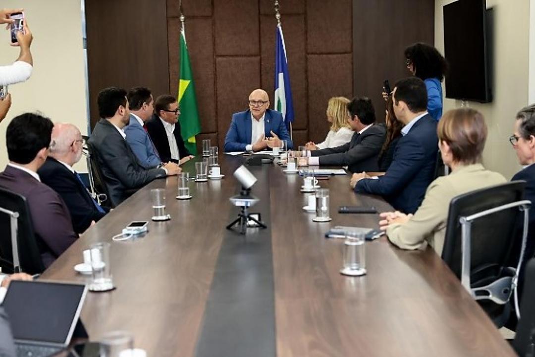 Estado e MPE firmam acordo para que tratores apreendidos em crimes ambientais sejam doados a prefeituras