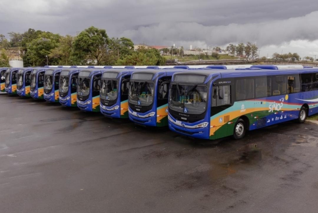 Prefeitura de Sinop entrega 20 ônibus novos e tecnológicos para o transporte público coletivo nesta sexta-feira (17)