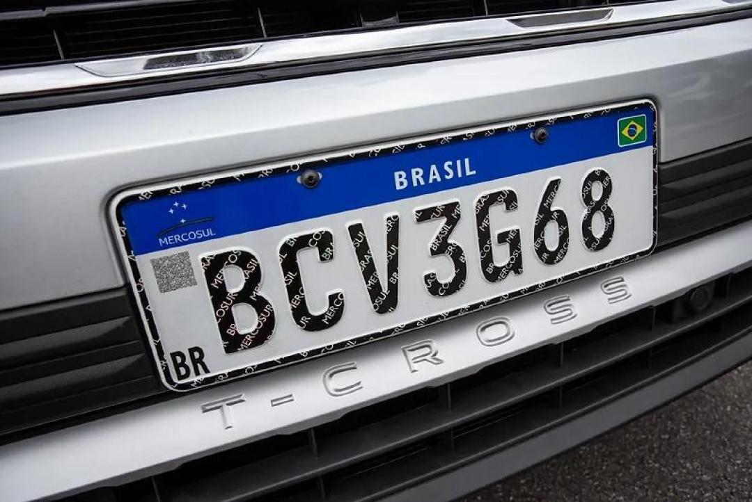 Comissão da Câmara dos Deputados aprova projeto que retoma cidade e estado nas placas de veículos