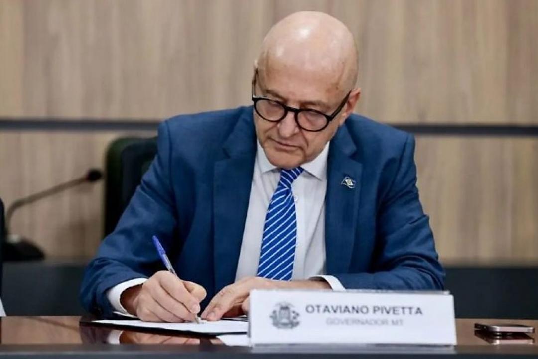 Pivetta sanciona lei que proíbe hormônios e cirurgias para mudança de sexo em menores em MT