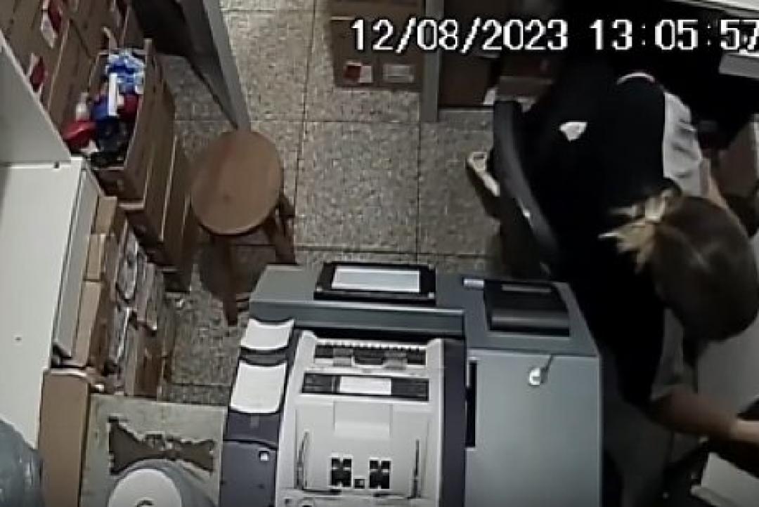 Fantástico mostra ex-funcionária retirando bilhete premiado da Mega do cofre de lotérica em Sinop