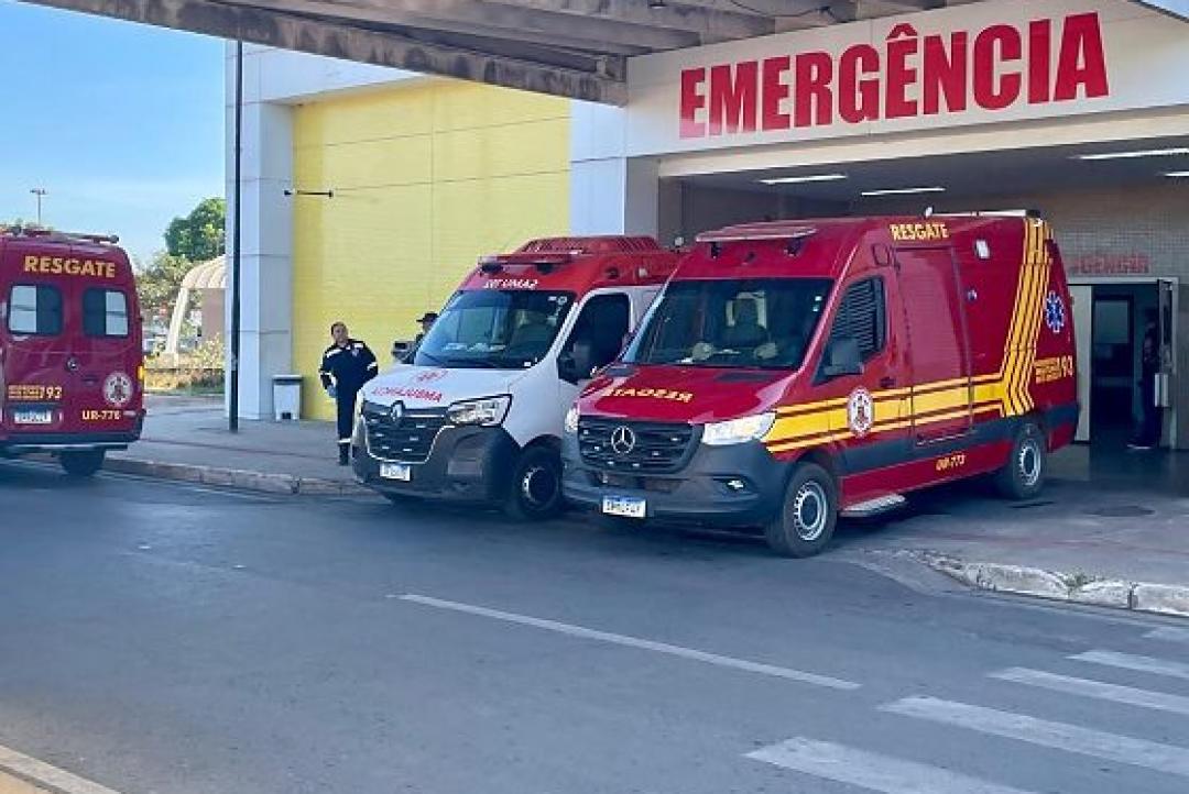 Homem leva choque elétrico em cima de caminhão e sofre queimaduras graves no rosto e tórax