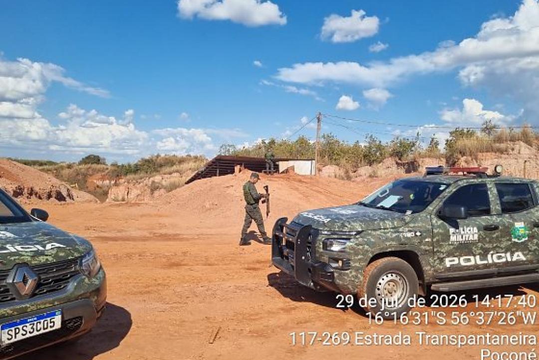 Polícia Militar fecha garimpo ilegal no Pantanal e apreende máquinas em Poconé