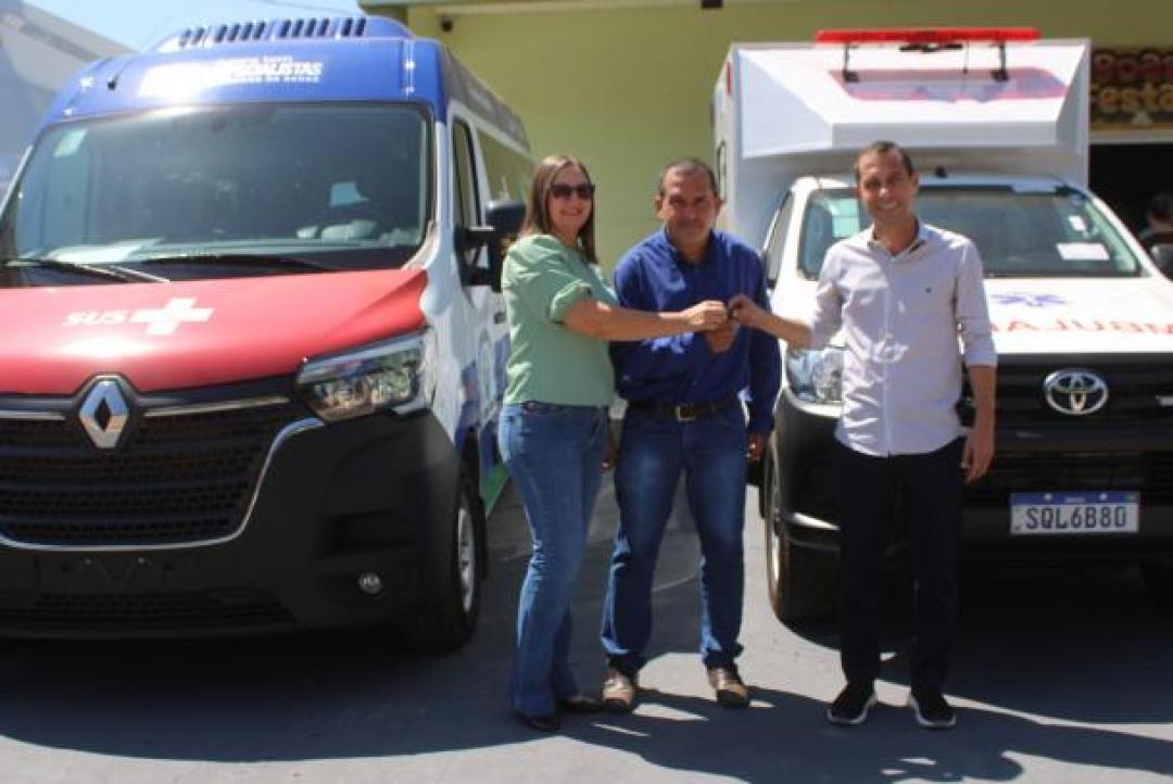 No mês de aniversário de Nova Monte Verde Governo Municipal fortalece a saúde com aquisição de nova Ambulância e Van.