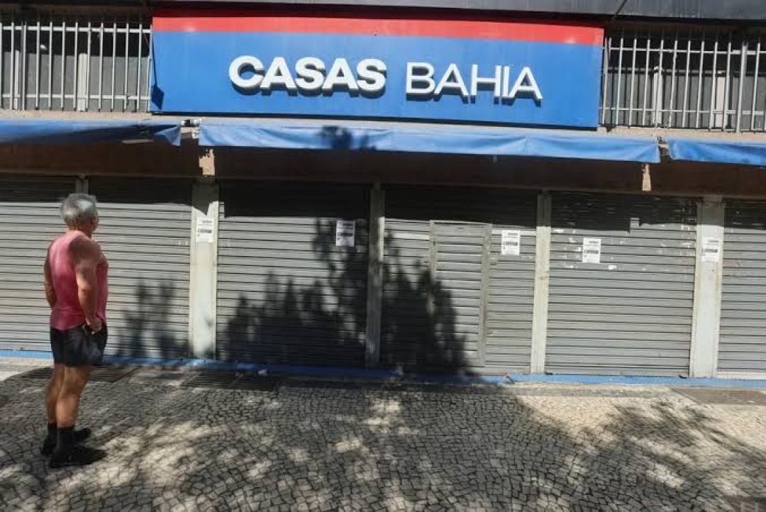 Justiça dá cinco dias para Casas Bahia reintegrar 3 mil demitidos