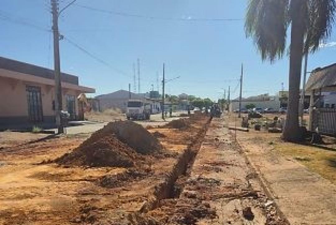 Prefeitura acusa Águas de Marcelândia de enterrar tubulações a menos de 50 cm e deixar esgoto parado há décadas