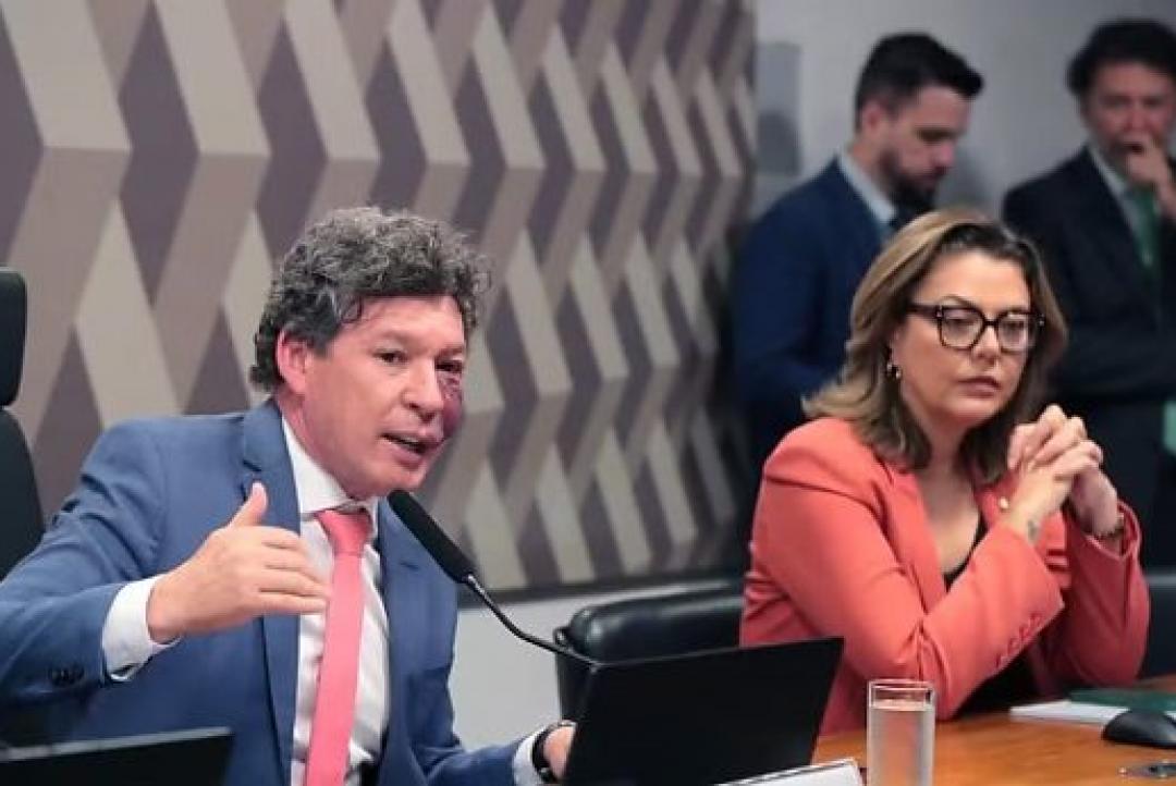 Senado aprova fim da 'taxa das blusinhas'; texto segue para sanção presidencial