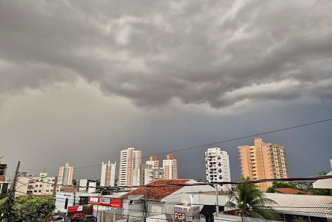 Feriadão de 7 de Setembro terá calor, queda de temperatura e tempestades em MT