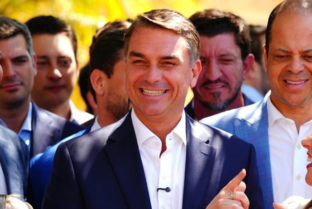 Empresários de Mato Grosso doam R$ 5,65 milhões à campanha de Flávio Bolsonaro