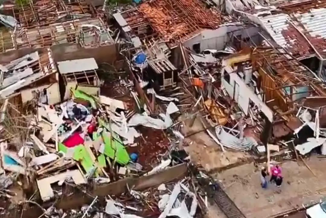 Tornado destrói 90% de Rio Bonito do Iguaçu (PR) e causa seis mortes