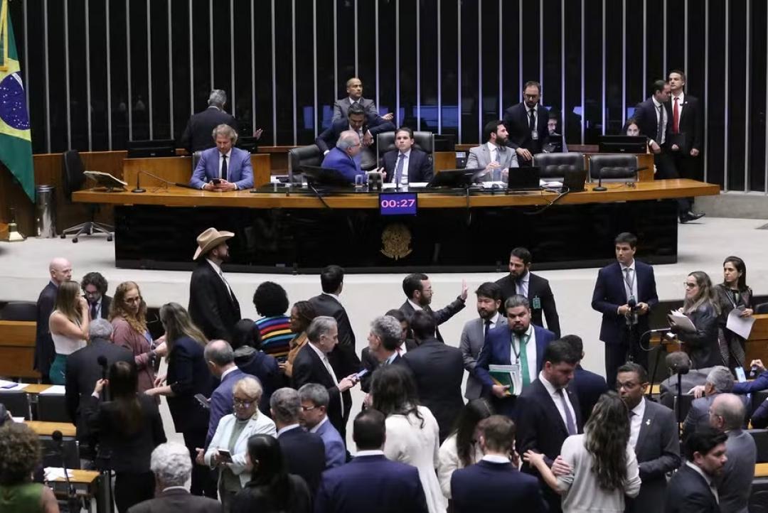 Câmara aprova projeto que corta isenções tributárias e libera R$ 22,45 bilhões no Orçamento de 2026