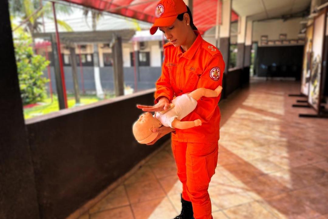 Corpo de Bombeiros reforça alerta sobre engasgos e ingestão de corpos estranhos em crianças e idosos