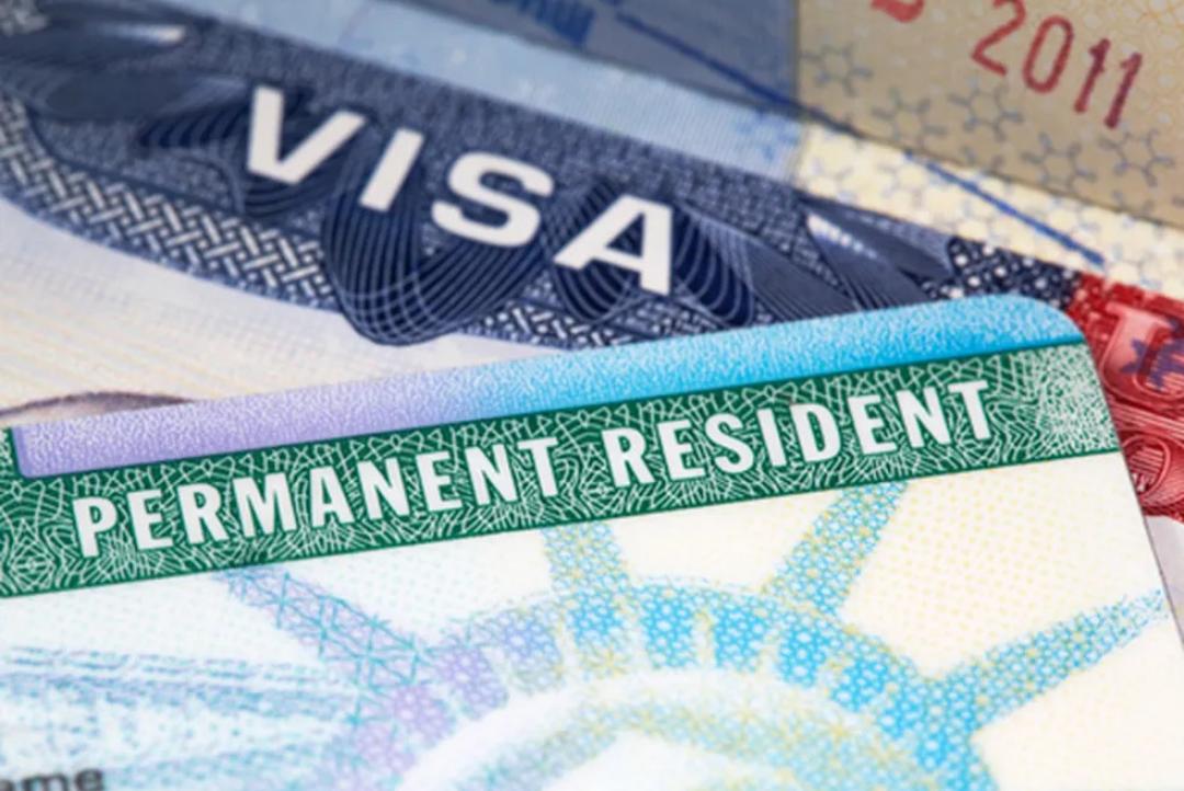 Governo Trump congela emissão de vistos de imigrantes para cidadãos do Brasil e de mais 74 países