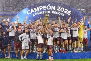 Lanús supera Flamengo na prorrogação e leva título da Recopa