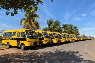 Governo de MT entrega 300 ônibus para transporte escolar nesta quarta-feira (4)