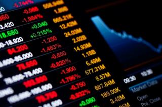 Bolsas da Europa operam estáveis e caminham para pior semana em quase um ano em meio à guerra