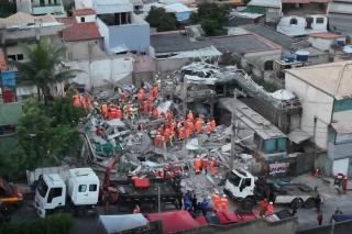 Número de mortos em desabamento de asilo em BH sobe para 12