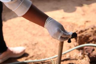 Equipes do Vigia Águas e Fiscalização acompanham coletas de amostras de água realizada por concessionária