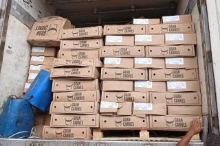 Carga de carne de R$ 1 milhão roubada em SP com motorista sequestrado é recuperada em Várzea Grande