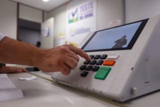 11 governadores e 10 prefeitos de capitais renunciam para serem candidatos na eleição