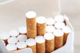 Governo anuncia aumento no preço do cigarro para bancar descontos no diesel e no gás de cozinha