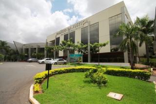 Bradesco e Banco Inter são condenados por fraude em empréstimos e transferências via Pix