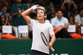 Tenista cuiabano embarca para turnê na Europa após título e vaga em Roland Garros juvenil