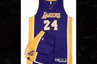 Uniforme de Kobe Bryant em último jogo como visitante na NBA vai à leilão nos EUA