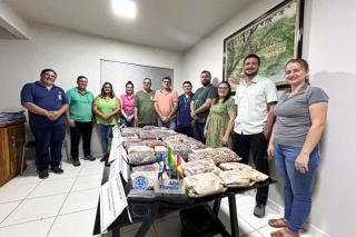 Padrinhos do Adote uma Nascente realizam doação de sementes