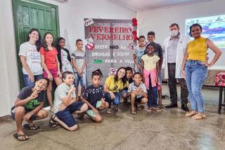 Programa Saúde na Escola realiza palestra sobre drogas e alcoolismo no CRAS Conviver