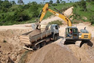 Prefeitura de Nova Monte Verde, intensifica recuperação de Pontes e estradas vicinais.