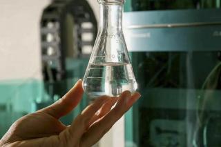 Vigilância Sanitária divulga lotes de bebida sob suspeita de contaminação por metanol