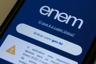 Enem 2024: pedido de isenção da taxa começará em 15 de abril