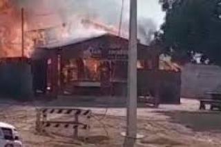 Marido de vereadora flagrado ateando fogo em boate é solto após fiança de R$ 15 mil em MT; vídeo