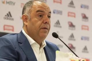 Dirigente do Flamengo sai no soco com torcedor em shopping; vídeo