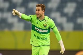 Após três meses fora, Pasinato volta aos treinos e volta a ficar à disposição do Cuiabá