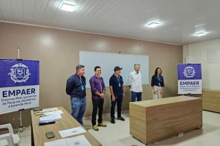 Prefeitura e Governo do Estado entregam cartões do FUNDAAF para 38 agricultores familiares