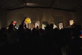 Projeto gratuito ensina a criar imagens luminosas com as próprias mãos