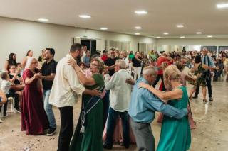 Miss e Mister 3ª Idade 2025 encantam o público em evento no CRAS Casa da Família