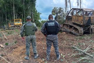 Polícia Militar apreende máquinas utilizadas em extração ilegal de madeiras em zona rural